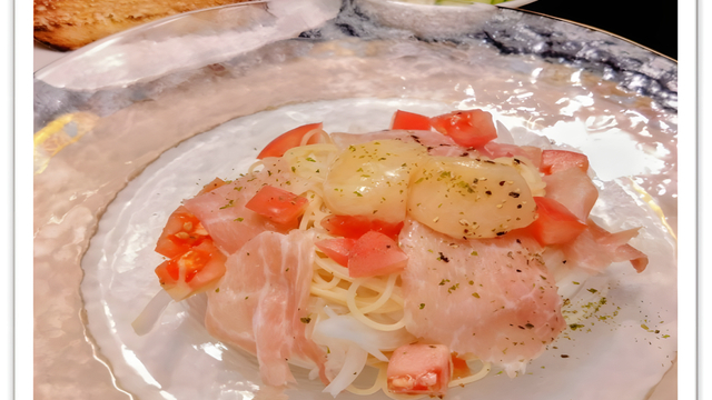 桃と生ハムの冷製パスタ